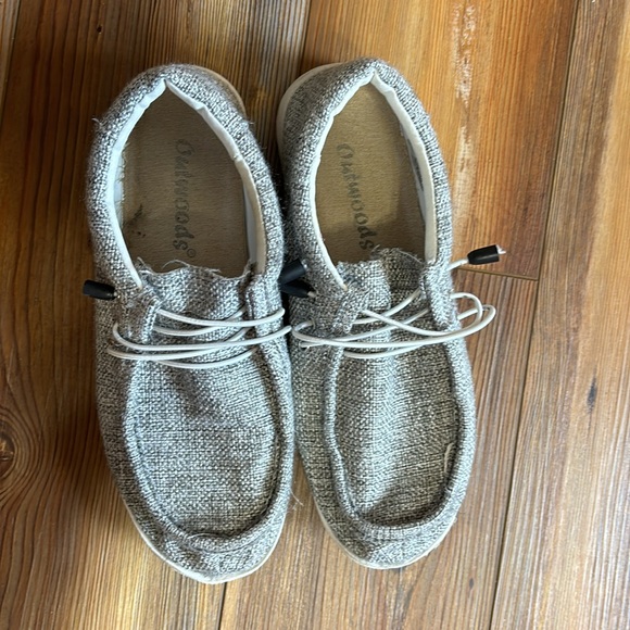 Outwoods Women’s Slip on Shoes // Size 8 - Picture 2 of 4